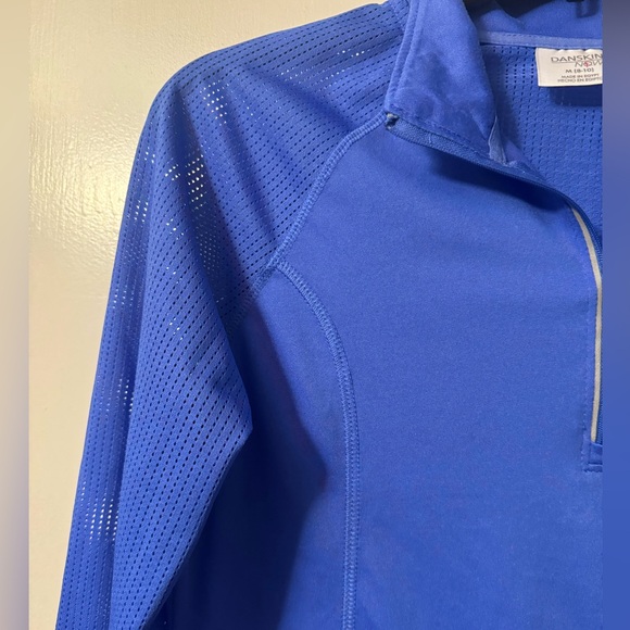 Danskin women’s zipper/pullover jacket in a size medium. - Picture 3 of 5